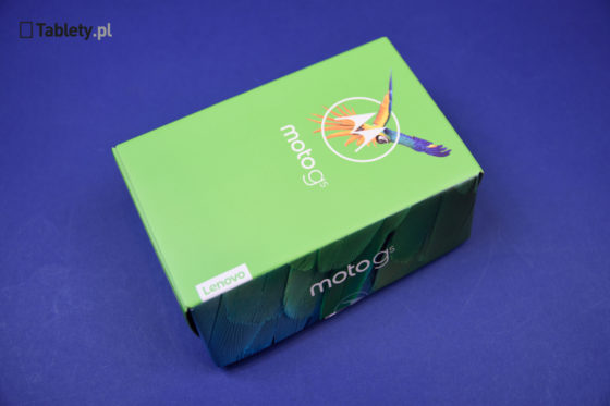 Lenovo Moto G5 - упаковка, материалы, конструкция, экран